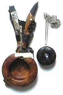 pendant containing earrings  with  wallpiece